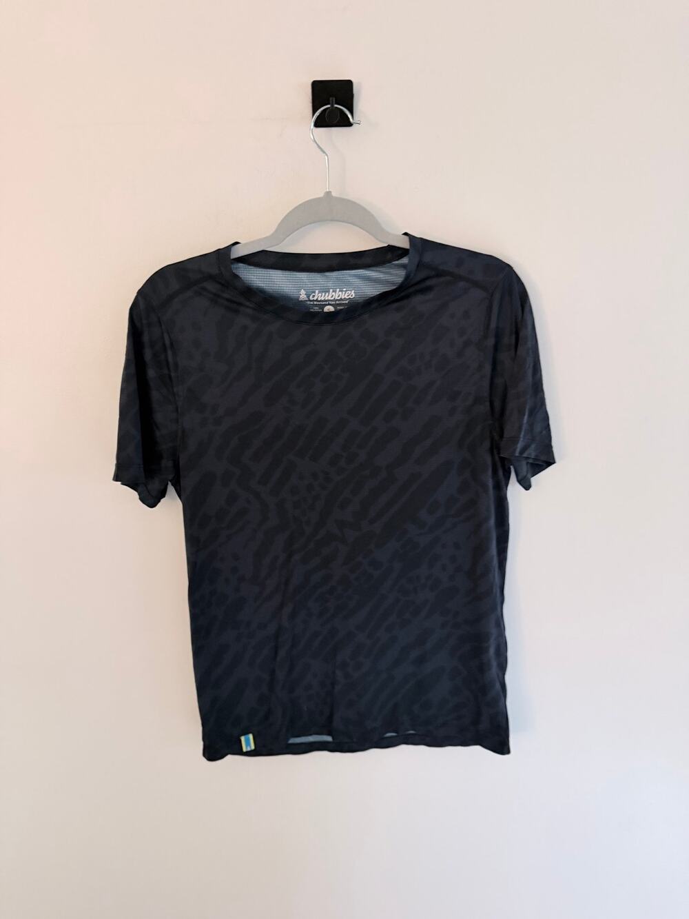 Chubbies Black Print Lightweight Moisture Wicking Short-Sleeve Shirt-Size S